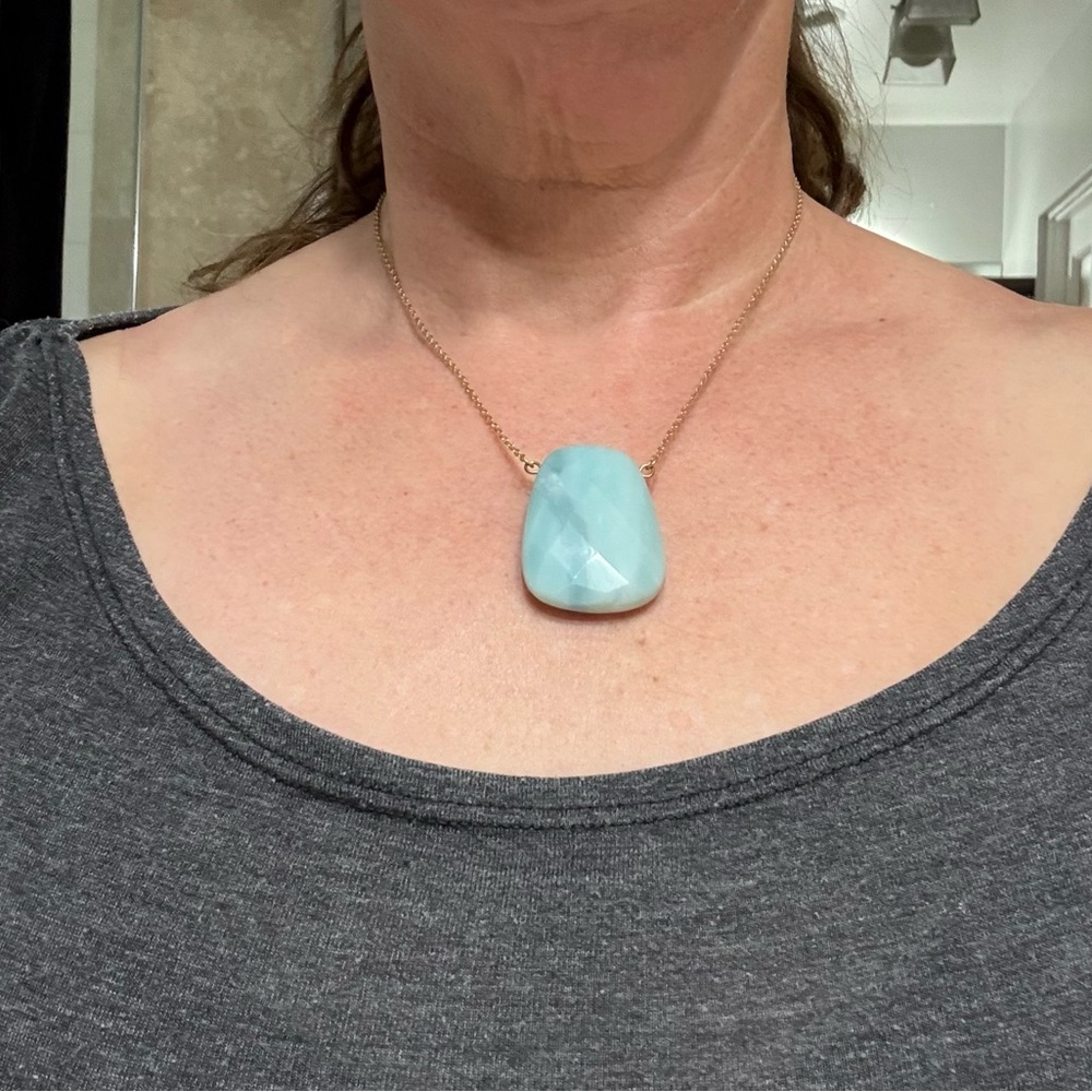 Elegant Blue/Green Pendant Necklace